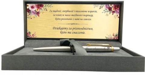 Grawerowana tabliczka z dedykacją na pudełku długopisu Parker Jotter